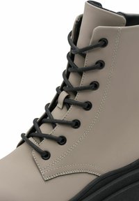 Tamaris Bottines à plateau - taupe