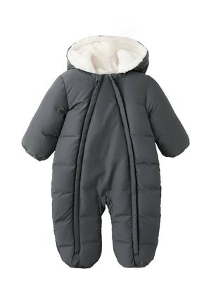 Combinaison de neige grise en duvet avec une doublure de capuche blanche duveteuse, des manches longues et un design matelassé. Fermeture éclair à l'avant pour un enfilage facile.
