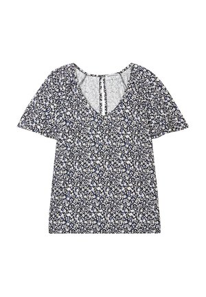 Blusa de manga corta en tela azul marino con un patrón floral en blanco y azul claro. Presenta un escote en V y un detalle de abertura en la espalda.