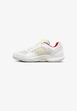 Weißer und beiger Sportschuh mit Mesh-Seiten, dicker Sohle, rotem Innenfutter und "HURAKN PRO" Text an der Seite.