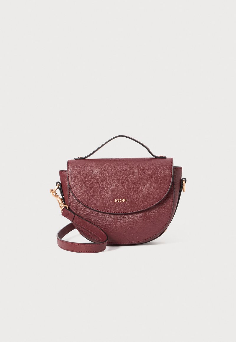 Borsa a tracolla bordeaux con motivo stampato, forma arrotondata e logo dorato. Presenta un manico superiore e una tracolla regolabile.
