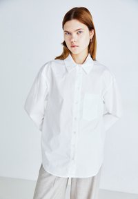 Gina Tricot CHUNKY - Button-down blouse - white