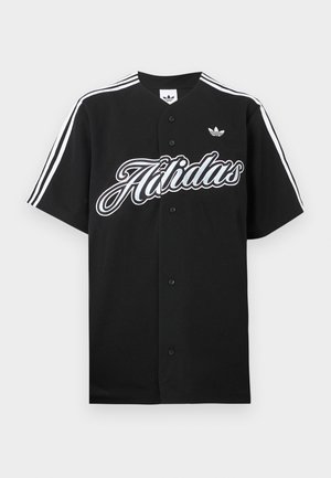 Μαύρο μπέιζμπολ τζέρσεϊ με λευκές τρεις ρίγες στα μανίκια, μεγάλο λογότυπο "Adidas" στο μπροστινό μέρος και μικρό λογότυπο στο στήθος. Κατασκευασμένο από μαλακό ύφασμα.