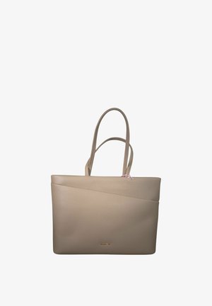 Borsa tote in pelle beige con doppi manici e una sottile cucitura diagonale sul davanti, piccolo logo dorato del marchio vicino al centro in basso.