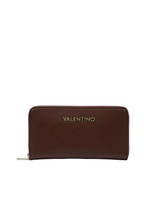 Portafoglio in pelle marrone scuro con zip e logo "VALENTINO" dorato centrato sul lato frontale.
