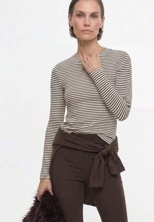 Rich & Royal, RICH & ROYAL LONGSLEEVE - Long sleeved top - chocolate torte