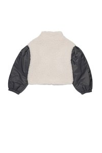 Faux fur cropped jas met een crèmekleurig lichaam en zwarte nylon mouwen, met een hoge kraag en elastische manchetten, die warmte en contrast bieden.