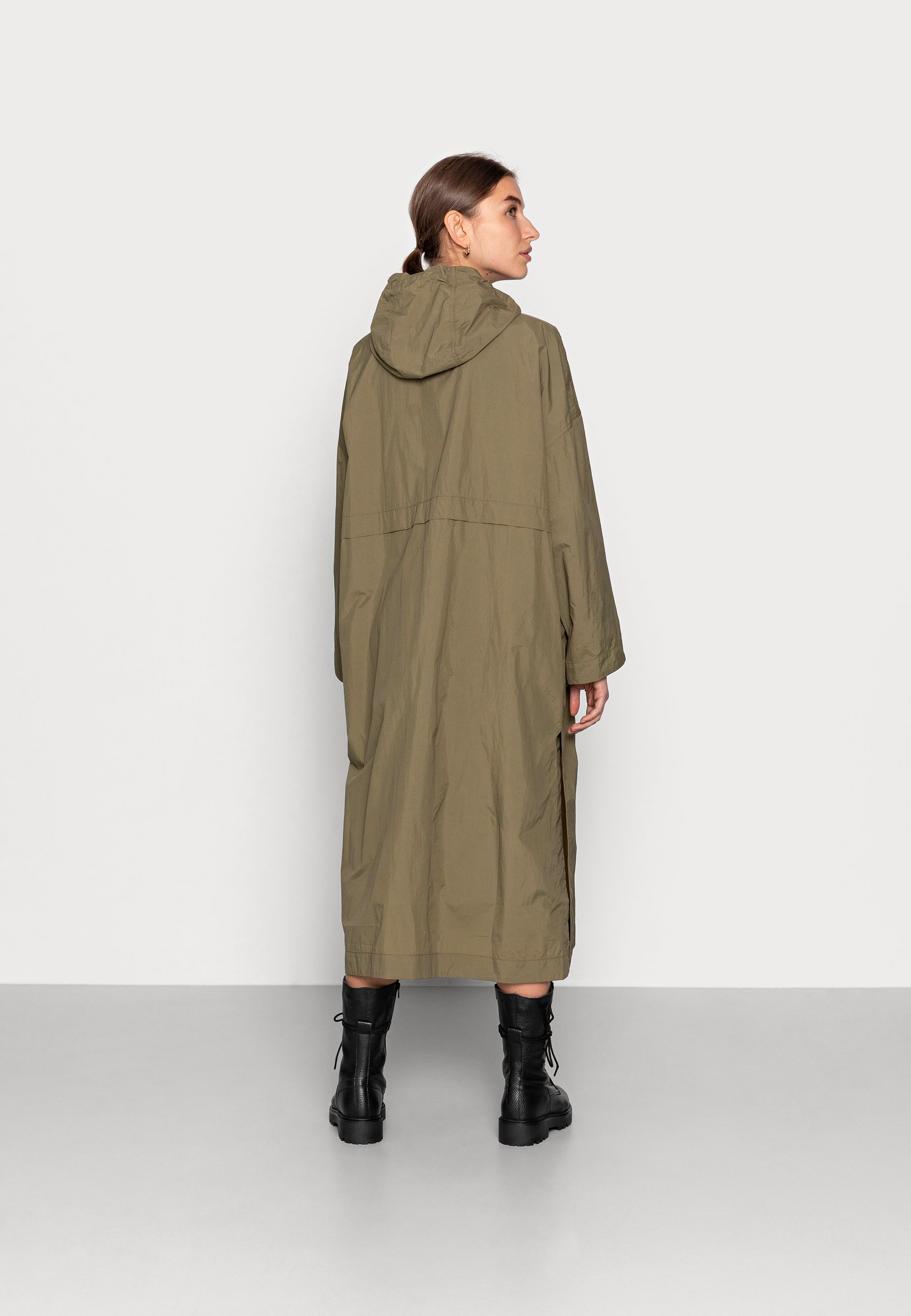 ARKET Waterproof jacket - green 