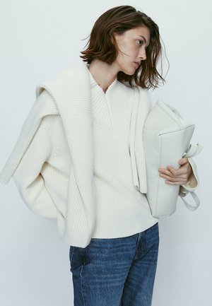 V NECK - Jumper - beige