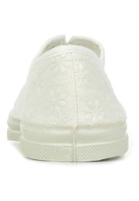 Bensimon TEN BRODERIE ANGLAIS - Zapatos con cordones - ecru