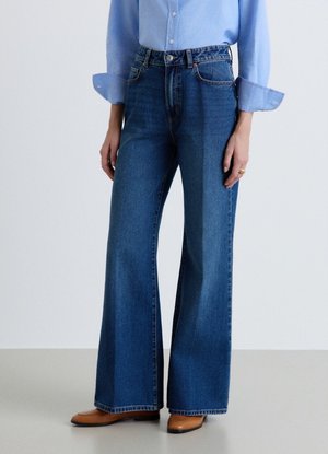 Calliope, JEAN TINTA UNITA - Jeans a zampa - blu denim medio