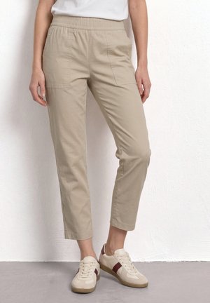 Street One, SLIM-LEG CHINO WITH ELASTIC HEM - Stoffhose - cobble stone