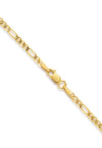 Gold-Armband mit verlängerten ovalen Gliedern und einem sicheren Karabinerverschluss. Glatte Textur mit glänzendem Finish, das die goldene Farbe hervorhebt.