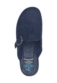 Navyblaue Filzhausschuhe mit runder Form, verstellbarem Riemen und strukturiertem Fußbett, das ein Logo aufweist.