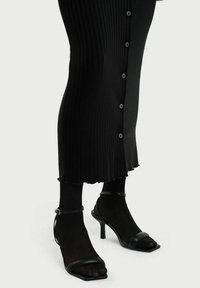 RESIDUS Gebreide jurk - black