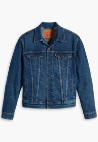 Chaqueta de denim en azul oscuro con corte clásico, que presenta dos bolsillos en el pecho, cierre de botones y costuras en contraste. Textura suave y tejido duradero.