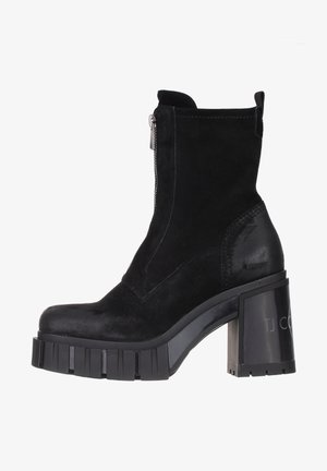 Platform ankle boots - black