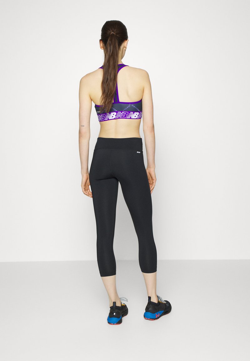 Damen Sportbekleidung | New Balance ACCELERATE CAPRI Tights black/schwarz - PC84442 Damen Sportbekleidung | New Balance ACCELERATE CAPRI Tights black/schwarz - PC84442