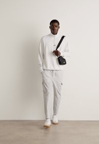 BOSS URBANEX - Pantaloni cargo - light pastel grey