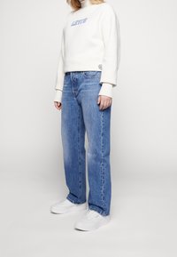 Levi's® Vaqueros rectos - stone blue denim