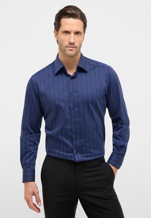 GESTREIFT MODERN FIT - Hemd - dunkelblau