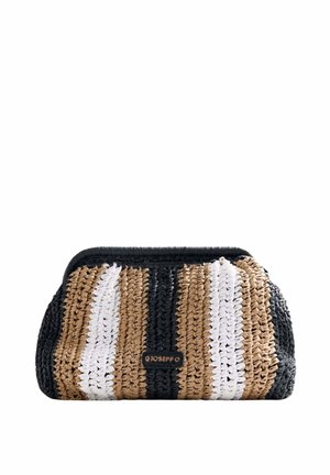 Bolso de mano tejido con rayas verticales en negro, marrón y blanco, y una pequeña etiqueta rectangular en el frente que dice "GIOSEPPO".