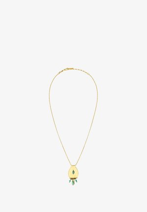 Collier en chaîne d'or avec un pendentif en goutte d'or orné d'une pierre verte et d'une petite perle verte suspendue en bas.
