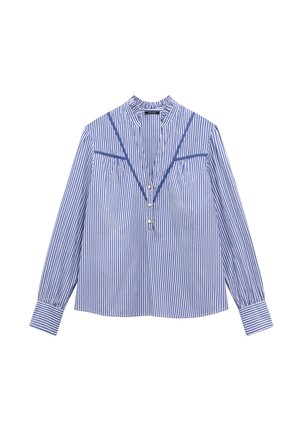 Blauw-wit gestreepte blouse met lange mouwen, een hoge halslijn en voorplooien. Voorzien van decoratieve blauwe stof en drie knopen.