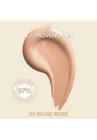 Échantillon de crème rose beige affichant une texture lisse, 97 % d'ingrédients naturels, avec la marque "La Provençale" et le nom du produit mis en avant.