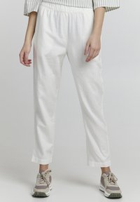Oxmo OXALFA LINEN MIX - Nadrágok - off white