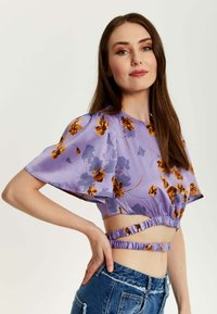 Liquorish FLORAL CROP  WITH TIE DETAIL - Blouse - purple