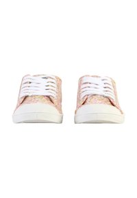 Sneakers in tela floreale rosa con lacci bianchi e suole in gomma, caratterizzati da un motivo sottile e design a punta arrotondata.