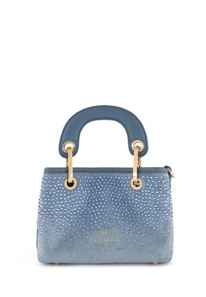 Borsa blu con due manici corti, ferramenta dorata e piccole borchie blu che decorano la superficie anteriore, con il logo "Tua Braccialini".