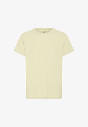 Beżowy T-shirt z krótkim rękawem i okrągłym dekoltem, z małym, subtelnym logo na lewej piersi, gładki wzór, standardowy krój.