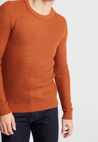 Jack & Jones Stickad tröja - brown