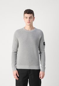 Calvin Klein Jeans BADGE EASY SWEATER - Maglione - gray heather