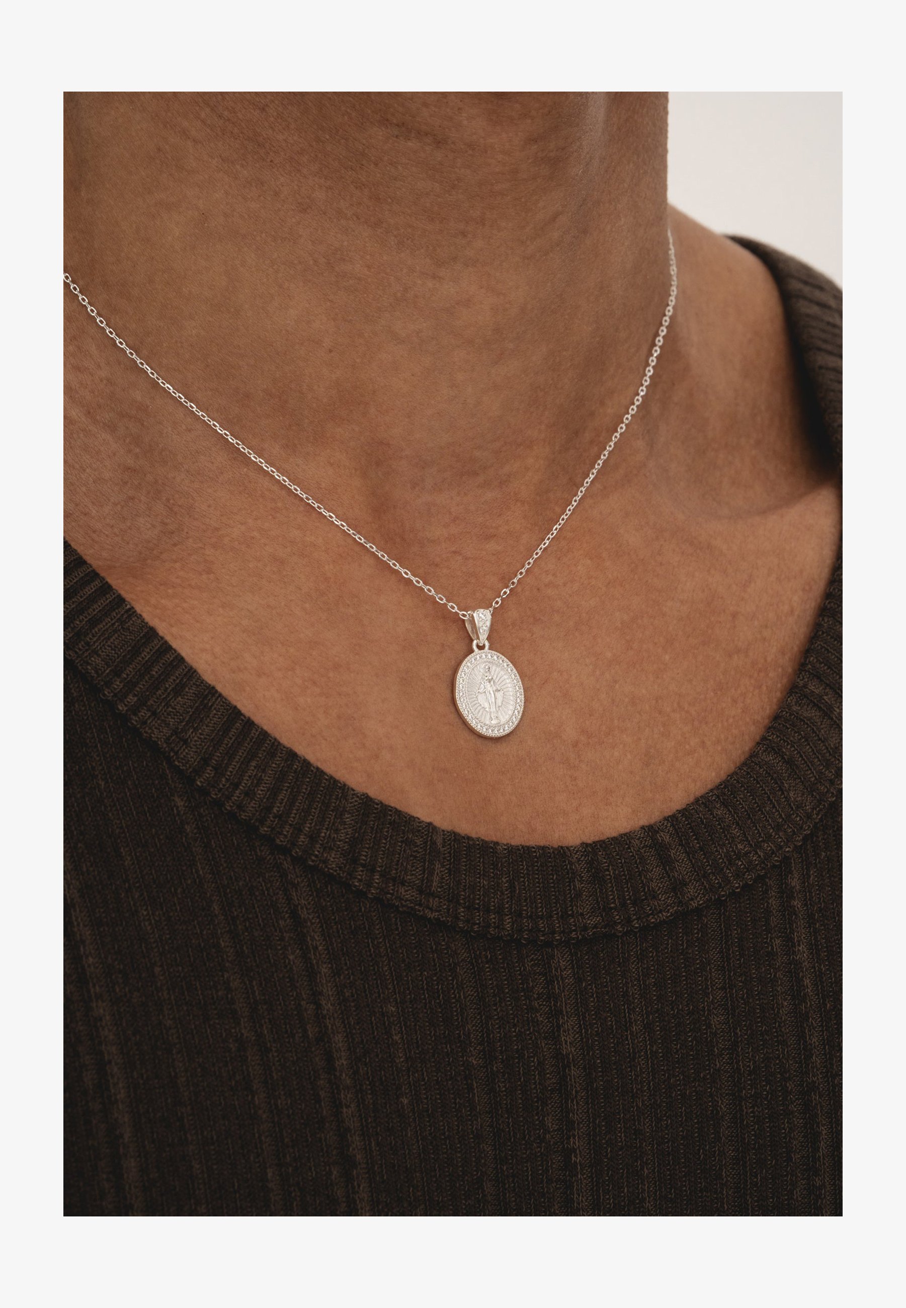 Ciondolo Ovale In Argento Sterling Con Due Portafoto E Collana 46 Cm – Gioiello In Confezione Regalo