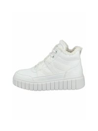 Zapatillas altas blancas con parte superior sintética texturizada, cuello forrado de suave piel sintética y suela de goma gruesa y estriada. Presenta un diseño con cordones y sutiles rayas.