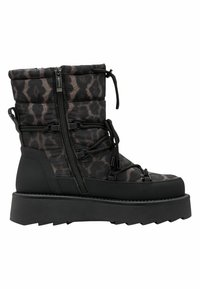 Sort og grå leopardprint ankelstøvle med en kraftig sål, lynlås og elastiske snørebånd, der har en polstret design for ekstra komfort.