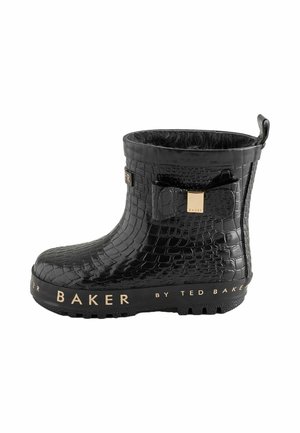Zwarte textuurige enkellaars regenlaars met een klein strikje en een gouden logoplaatje, merkzoolrand met de tekst "BAKER BY TED BAKER."