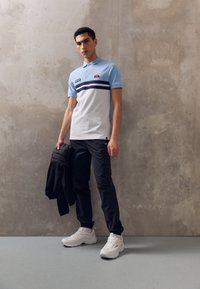 Ellesse APERIO - Cargobroek - black