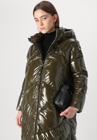 Blauer KERNA - Cappotto invernale - verde pigna