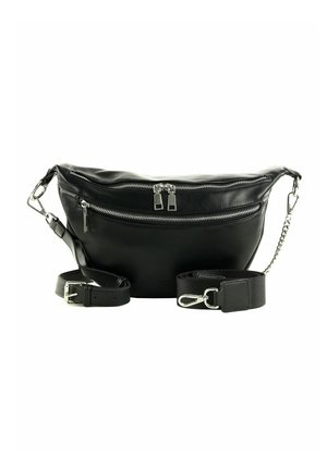 Sac bandoulière en cuir noir avec deux compartiments zippés, quincaillerie argentée brillante et bandoulières réglables, une en cuir et une chaîne.