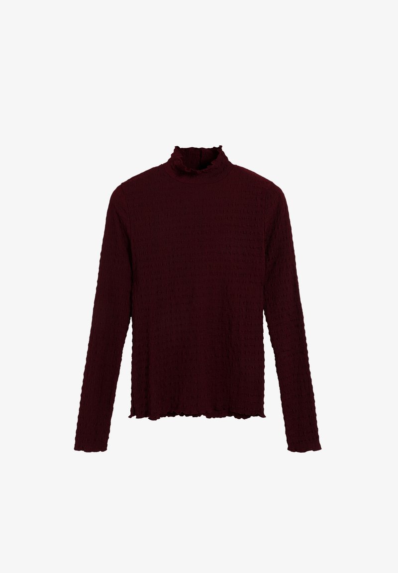 Top de punto burdeos de manga larga con un acabado texturizado y arrugado, y un cuello con volantes, que presenta una silueta holgada y casual.
