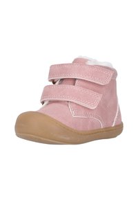 Chaussure pour tout-petit en daim rose avec deux bandes Velcro, coutures blanches, semelle en caoutchouc souple marron et doublure en polaire blanche.