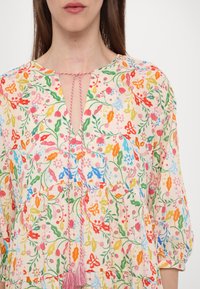 Thumbnail Image 8