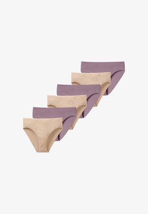 Six sous-vêtements féminins de style bikini en beige et mauve alternés, disposés en rangée diagonale décalée.