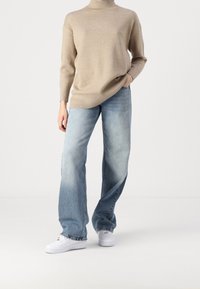 Vero Moda Strickpullover - sand