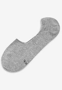 Sivé ponožky po členky vyrobené z mäkkej pleteniny, s hladkým povrchom a elastickým okrajom, s malým čiernym logom blízko prstov.