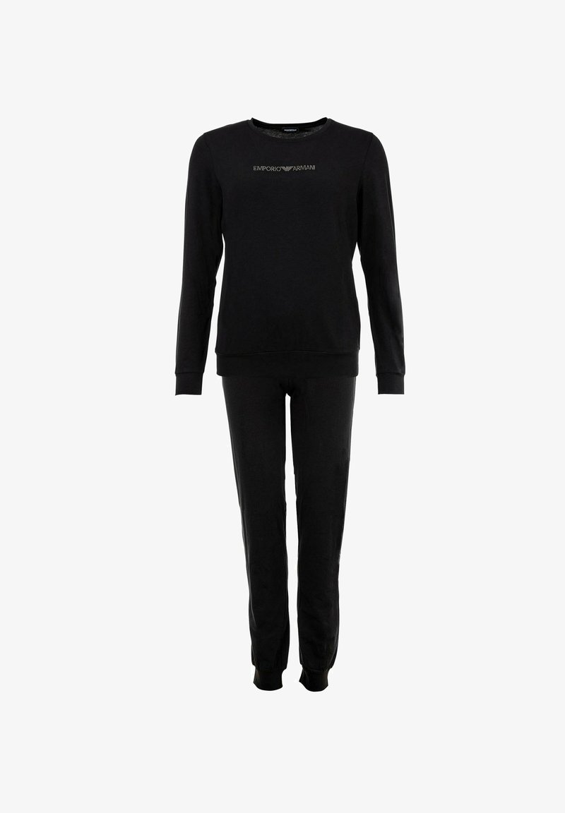 Felpa nera in cotone con maniche lunghe e colletto rotondo; abbinata a pantaloni coordinati con polsini elastici. Logo ricamato sul petto.